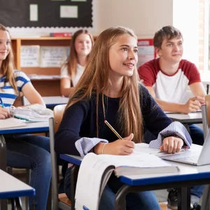 اقامت تحصیلی دانش آموزی در کالج مدیریت بین المللی هتل داری به زبان انگلیسی (۳ ساله)